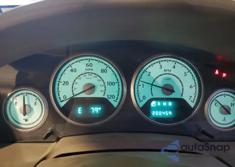 2010 Chrysler Town & Country Touring z USA, uszkodzony, nr VIN 2A4RR5D17AR431823